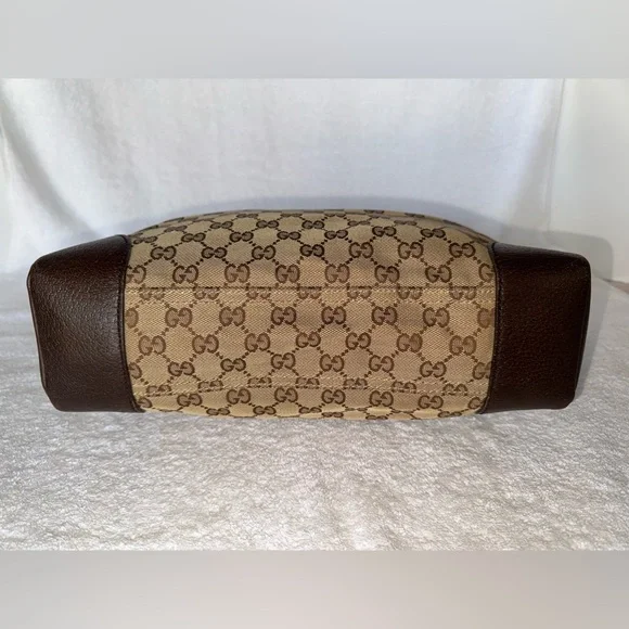 Gucci Vintage Monogram Flat Messenger Bag, Unisex. - Picture 5 of 15